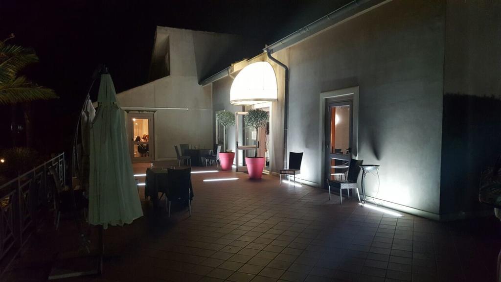 Hotel La Cavalera Augusta Bagian luar foto