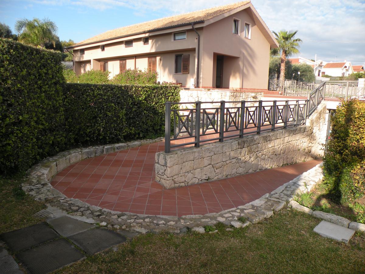 Hotel La Cavalera Augusta Bagian luar foto