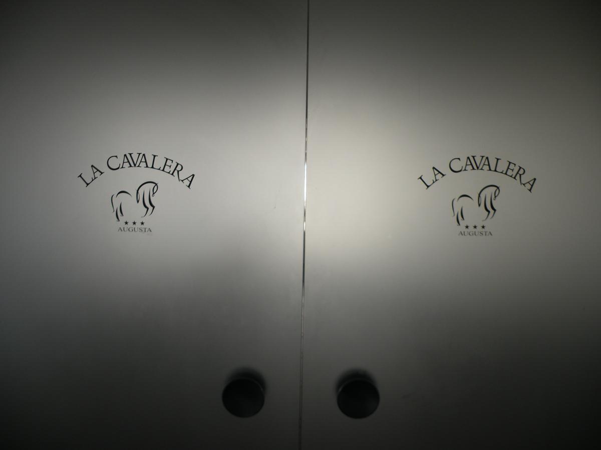 Hotel La Cavalera Augusta Bagian luar foto