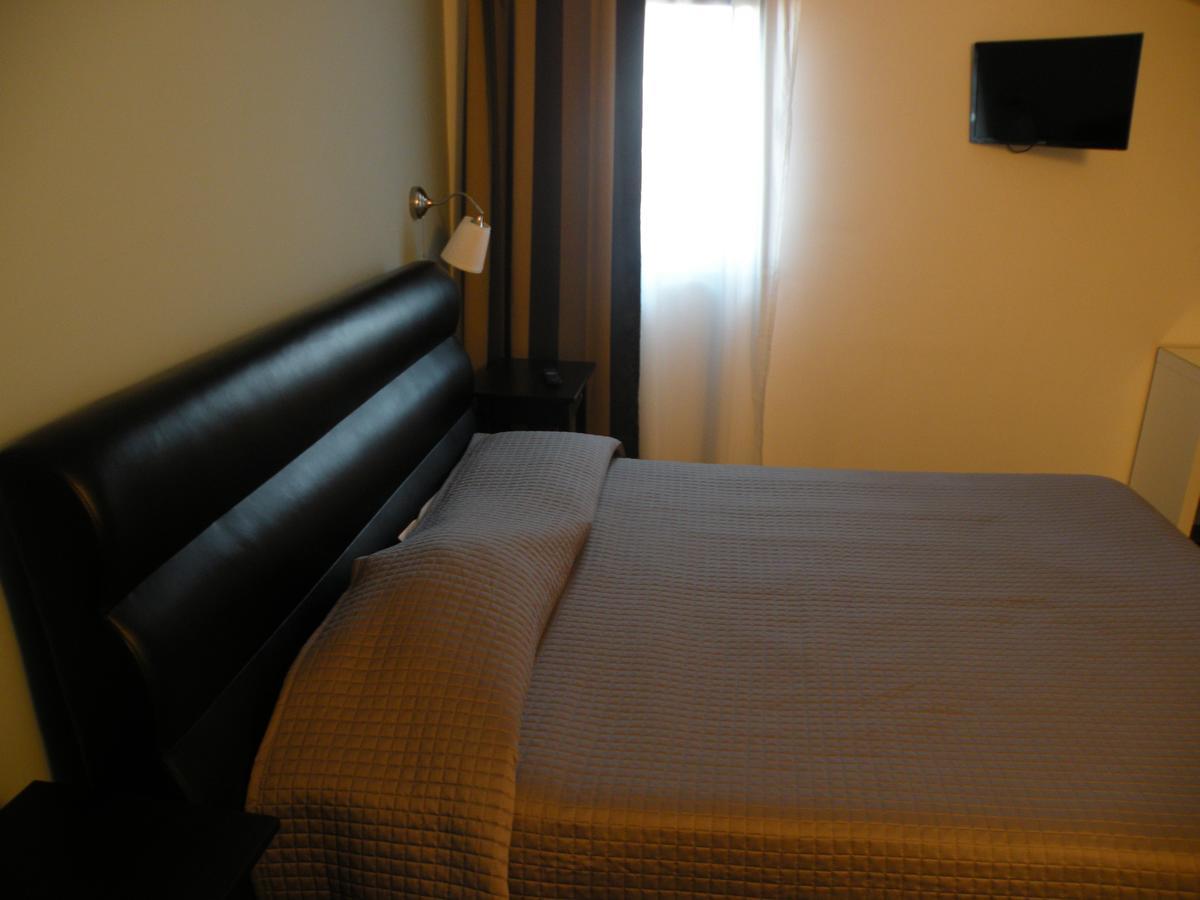 Hotel La Cavalera Augusta Bagian luar foto