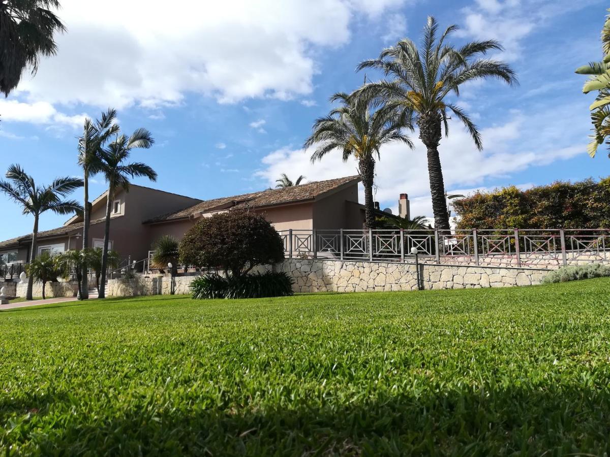 Hotel La Cavalera Augusta Bagian luar foto